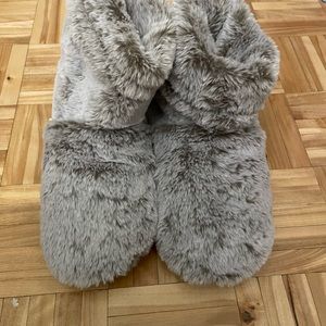 Slipper with microwaveable insert cover